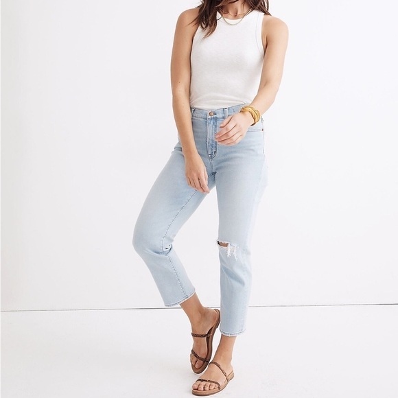 Madewell Mid-Rise Classic Straight Jeans in Wellingford Wash: Knee-Rip Edition - Picture 2 of 14